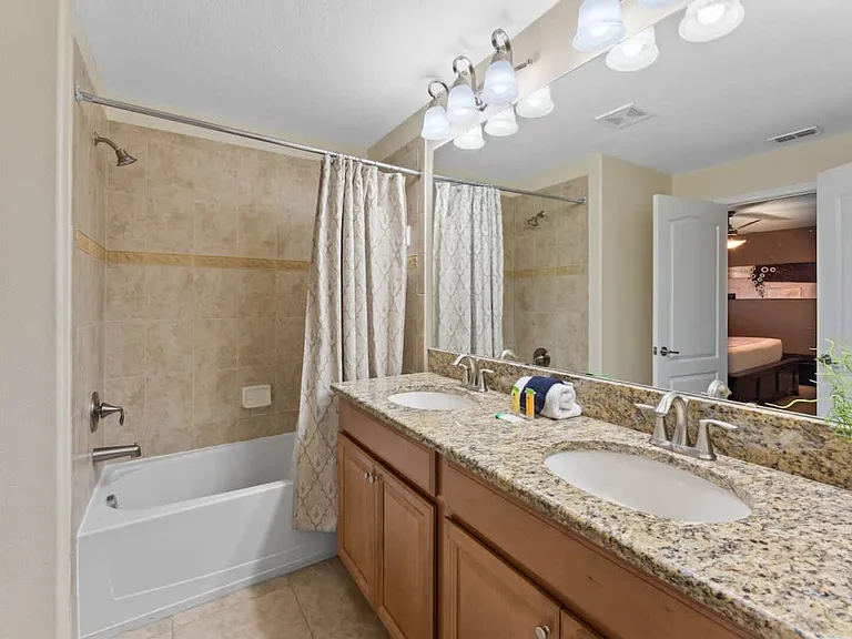 Majesty Palm Rd — Photo 20
