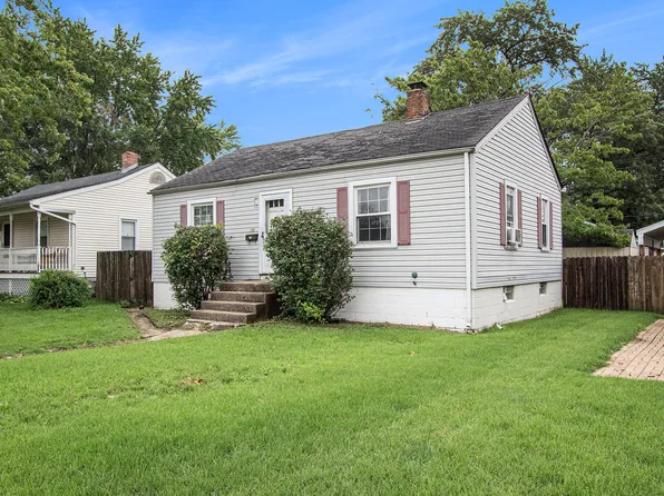 135 N Wiggs St, Griffith, IN 46319