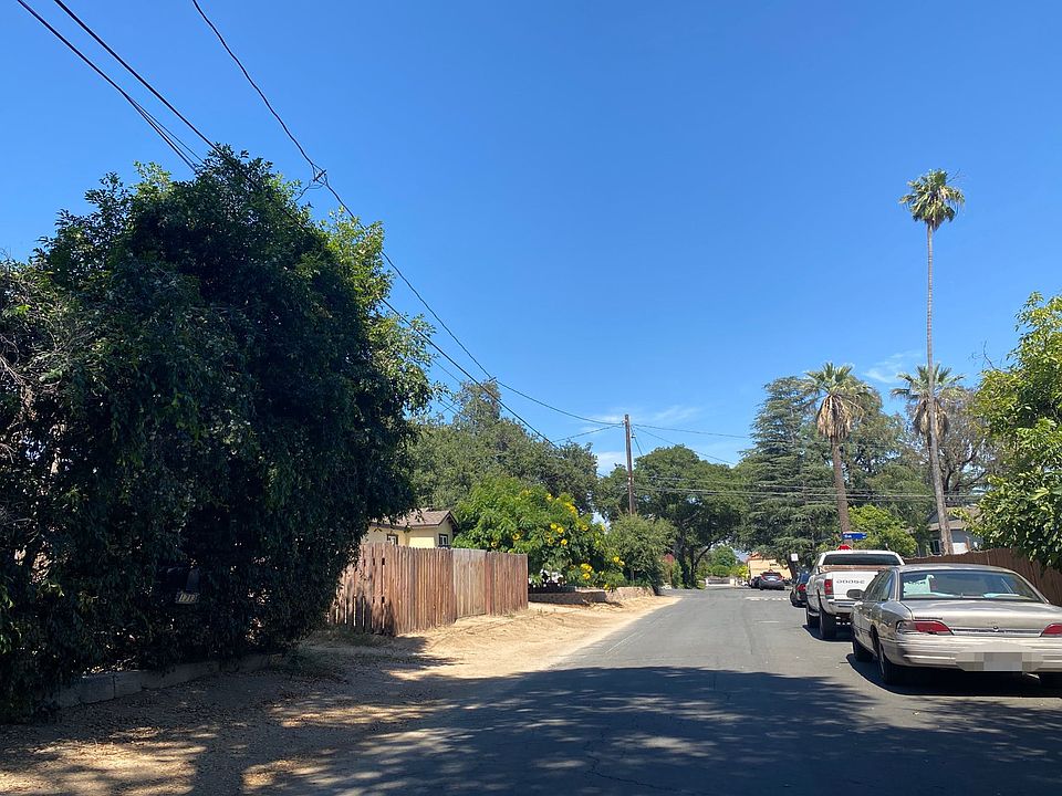 2nd image of 1713 1st St