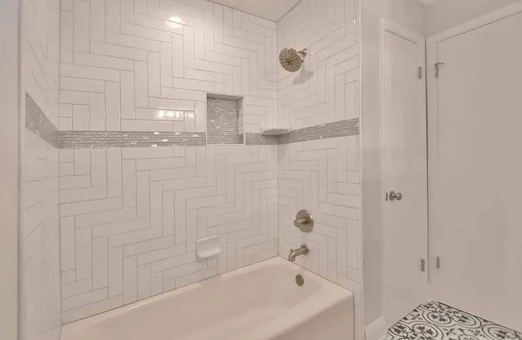 3 bed, 1346 sqft, $2,100 — Photo 1