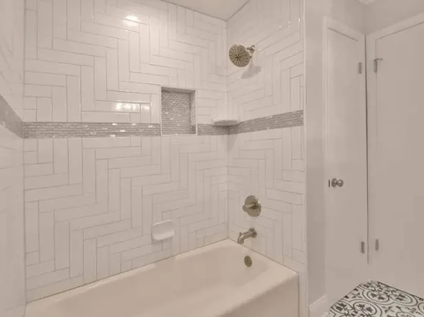 1533 McAllister Dr, Charlotte, NC 28216
