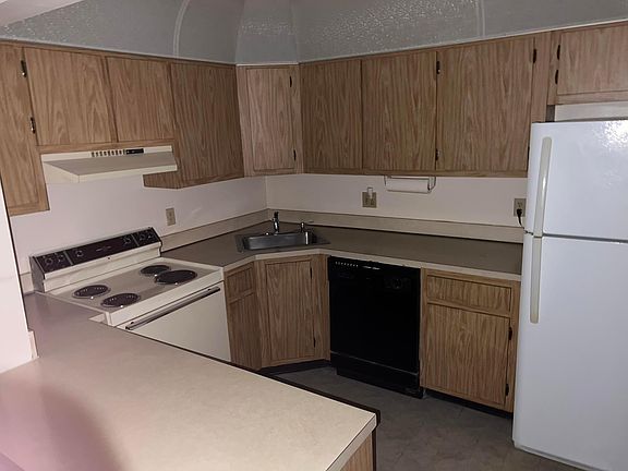 5th image of 414 Pine Glen Lane #B-1