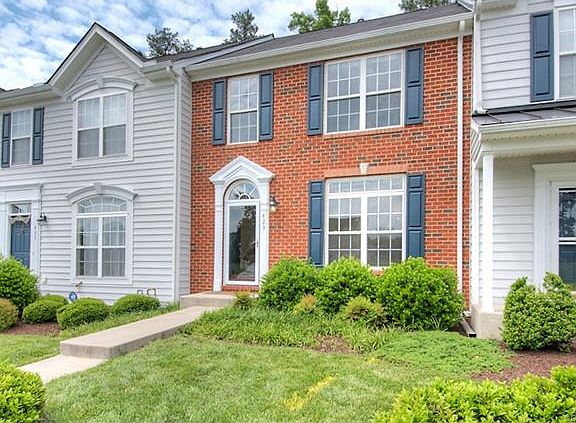 2nd image of 423 Kingscote Ln #423