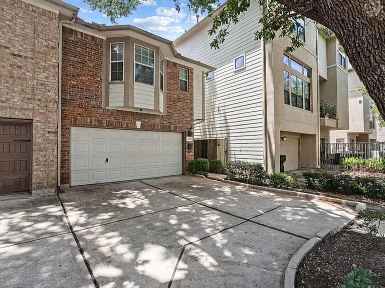 4223 Rose St — Photo 38