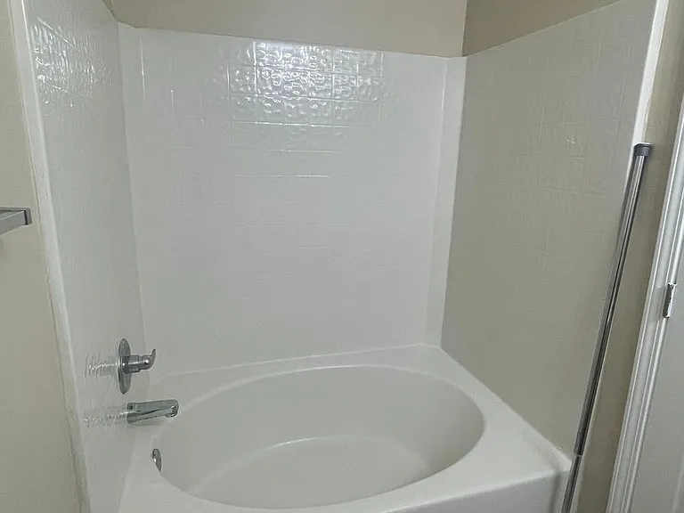 4604 Palm Breeze Ln — Photo 8