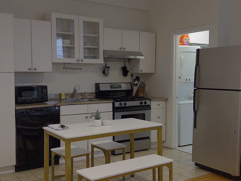 245 W 5th St #2 — Photo 10