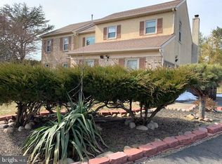 125 Matthew Dr, North Wales, PA 19454