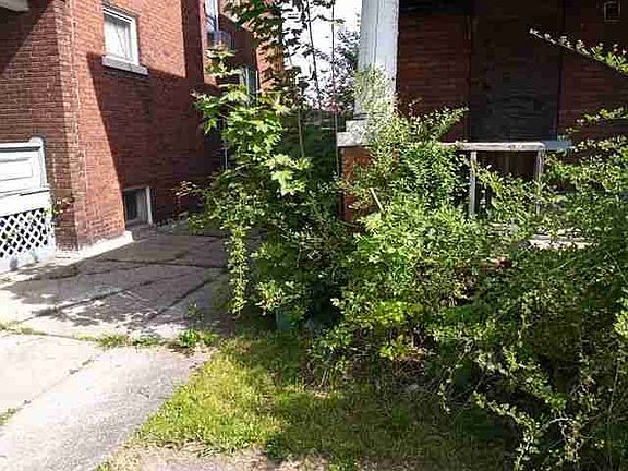 4087 Montgomery
