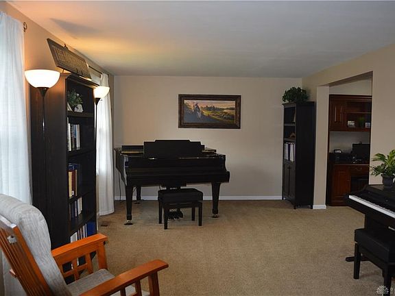 4th image of 2438 Obetz Dr