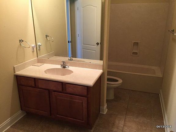 5th image of 905 Shoal River Dr
