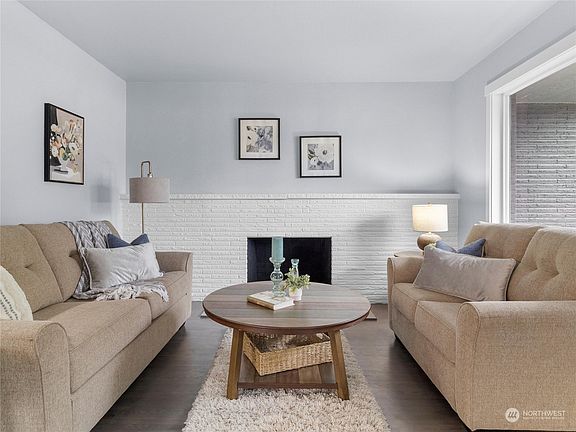 5th image of 9918 116th Street SW