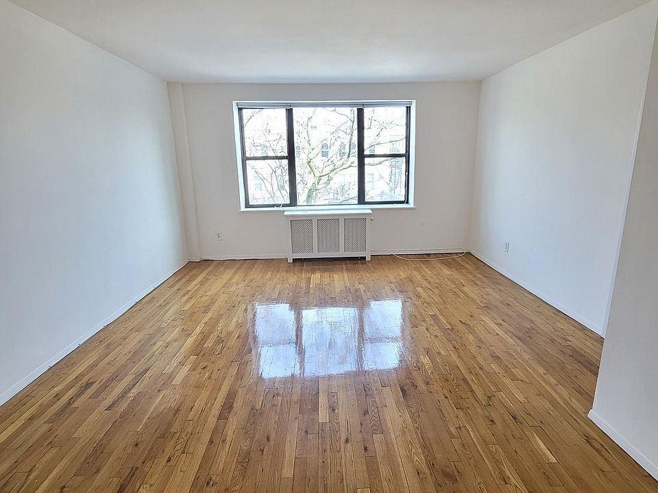 1st image of 237 Larchmont Ave
