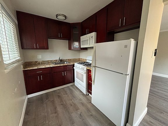 4th image of 710 Coleman Ave APT 1