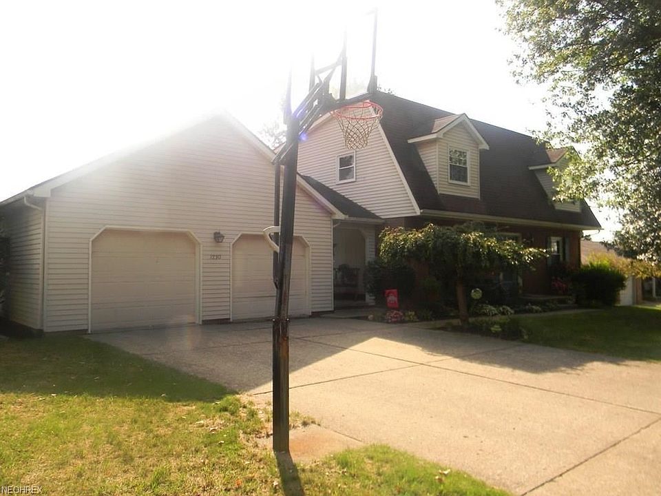 1st image of 1230 Century Hill St