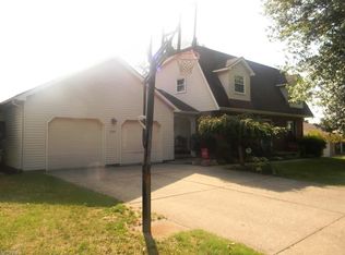 1230 Century Hill St, Louisville, OH