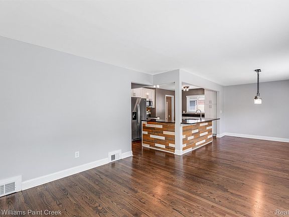 4th image of 706 E Windemere Ave
