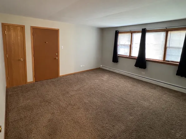 546 S Water St #1W, Wilmington, IL 60481