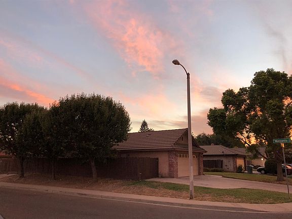 3rd image of 3637 E Sycamore Ave