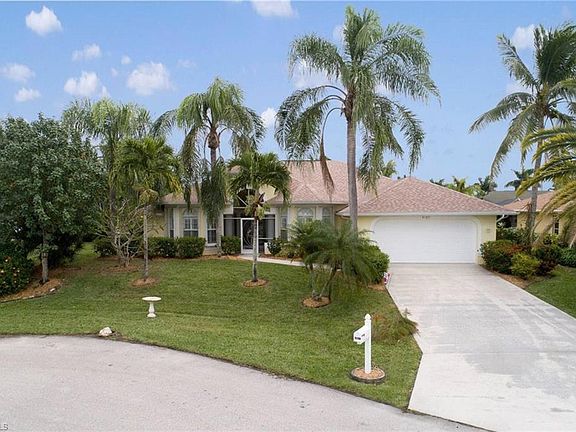 2nd image of 4107 SW 22nd Ct