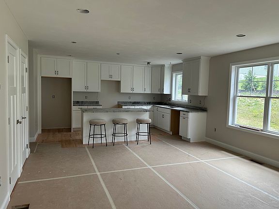 5th image of 14 Juliana Avenue #55