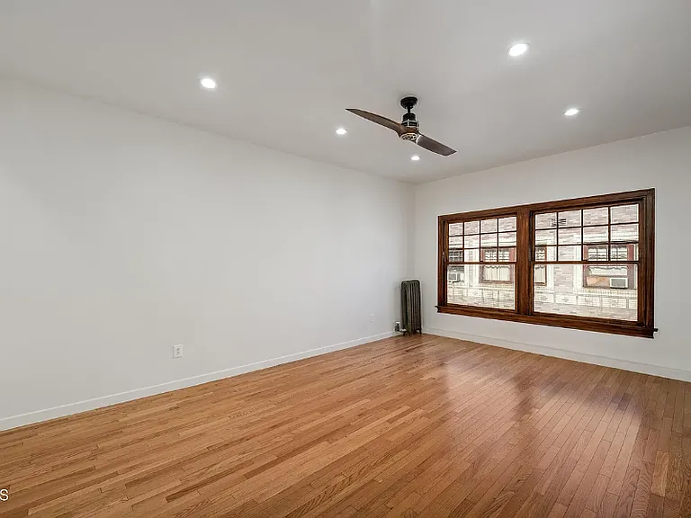 2121 James M Wood Blvd #410 — Photo 5