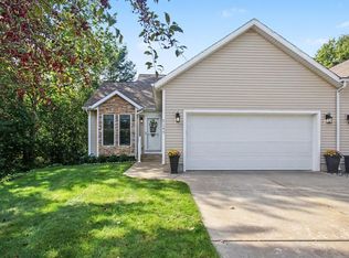 7145 Juniper Ct, Spring Lake, MI 49456