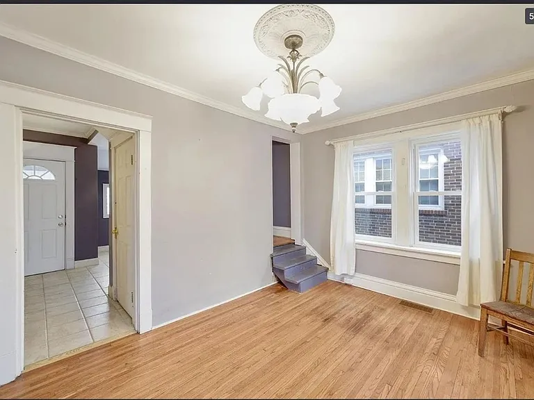 2835 Hampton Ave — Photo 8