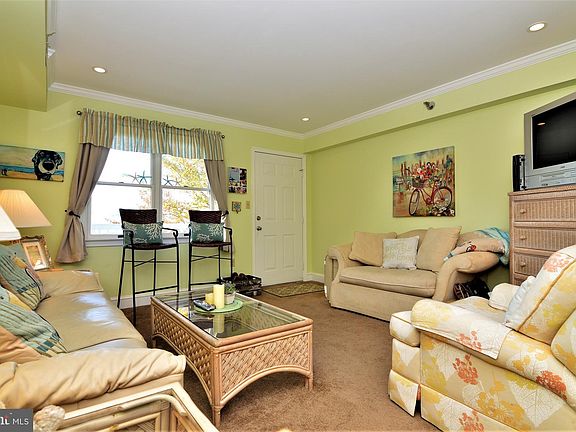 5th image of 109 Caroline St Unit 110