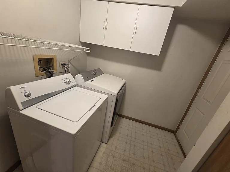 1485 Exeter Ln — Photo 7