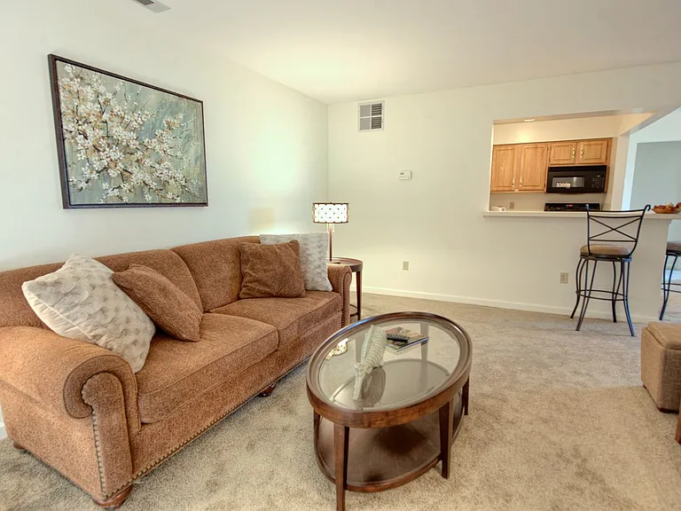 Stillwaters, Hickory Grove Apartments — Photo 9