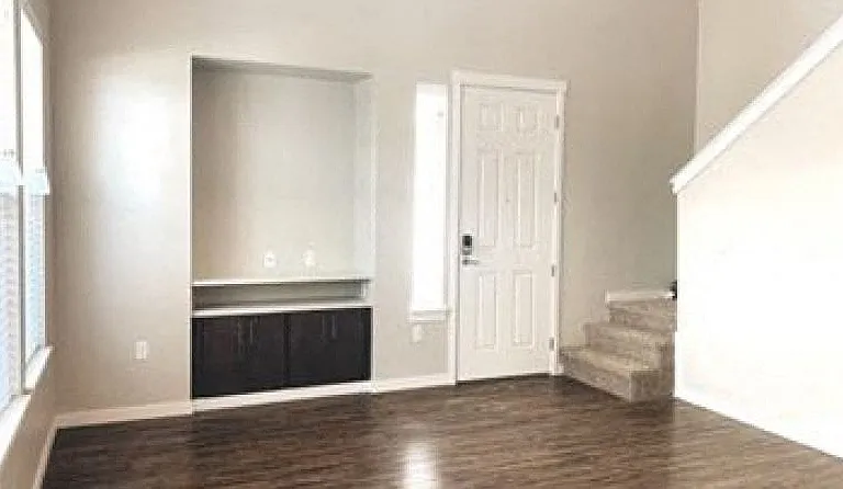 The Enclave Townhomes — Photo 14