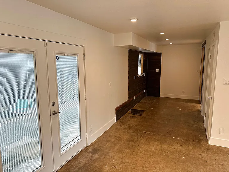 5100 Orleans Ct — Photo 9