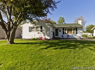 2702 Huntington Rd, Springfield, IL 62703