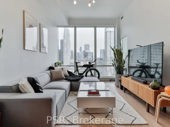 8 The Esplanade, Toronto, ON