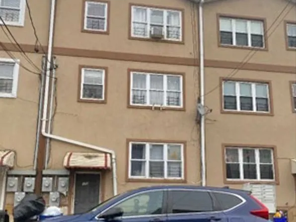 176 Beach 27th St, Far Rockaway, NY 11691