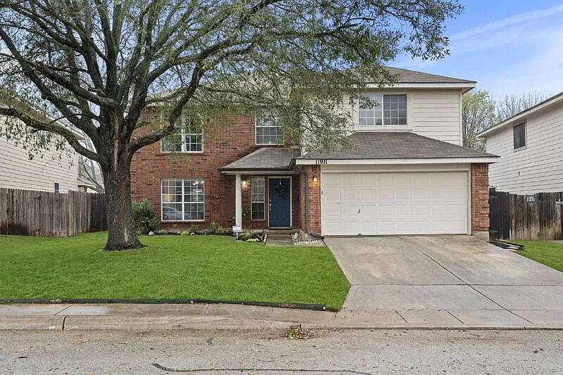 3 bed, 2.5 bath, 2796 sqft, $2,500 — Photo 2