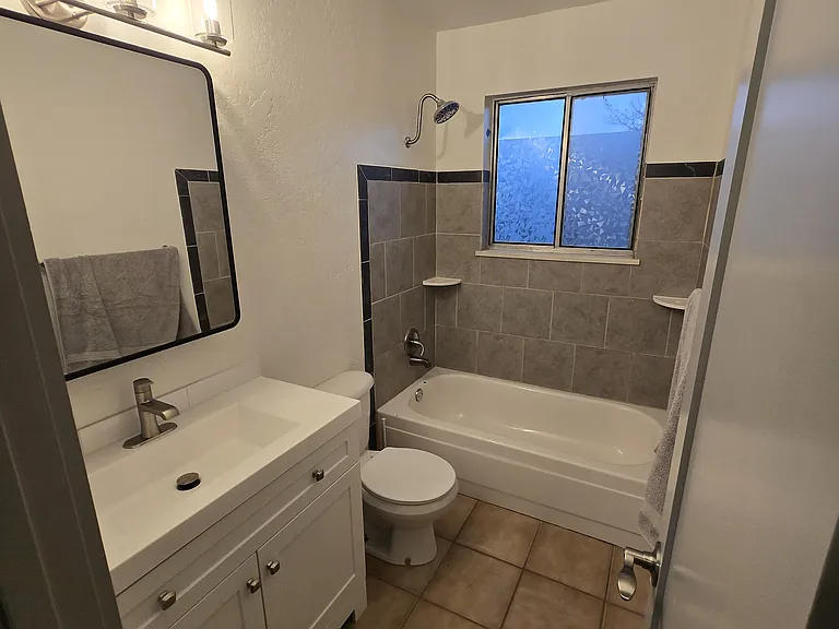 3039 Gunnison Ave #4 — Photo 7