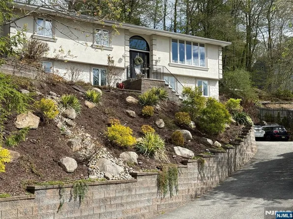 24 Morse Ave, Butler, NJ 07405