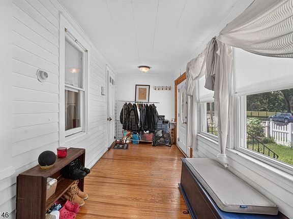 4th image of 59 Glenwood Ave #1
