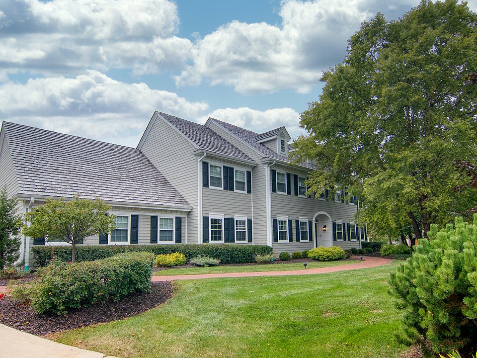 2nd image of 133 E Ironwood Cir