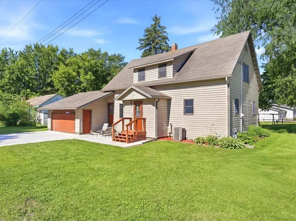 221 Sprague Ave N, Prairie Farm, WI 54762