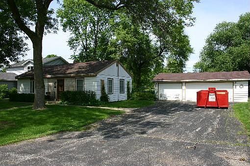 1st image of 23 S Chicago Ave