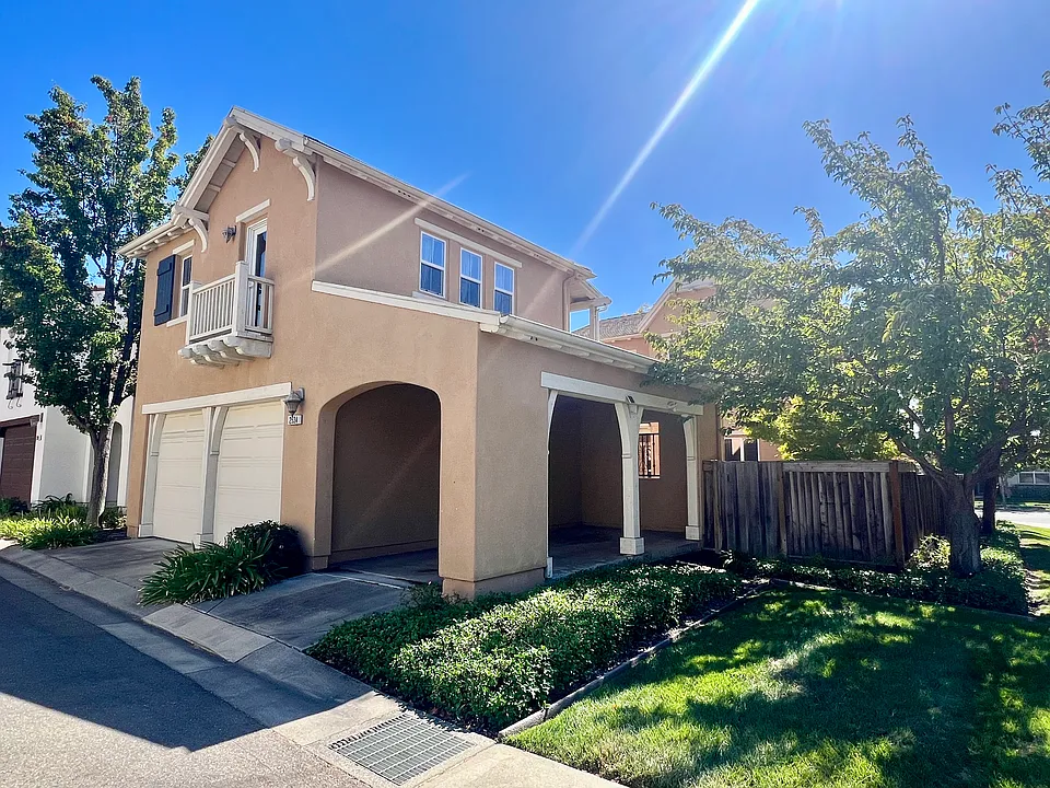 2534 Basswood Dr