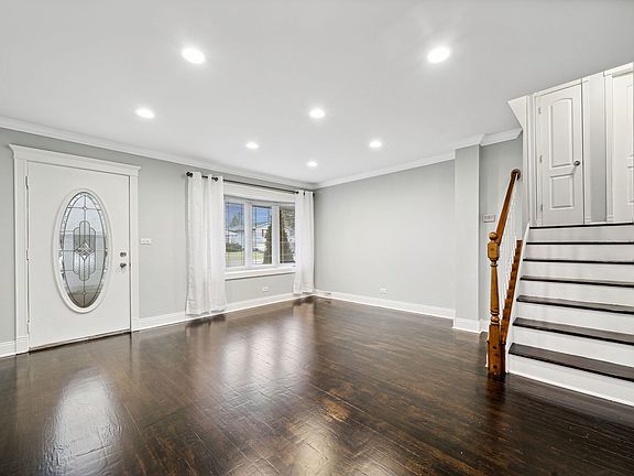 5th image of 3915 N Liberty Blvd