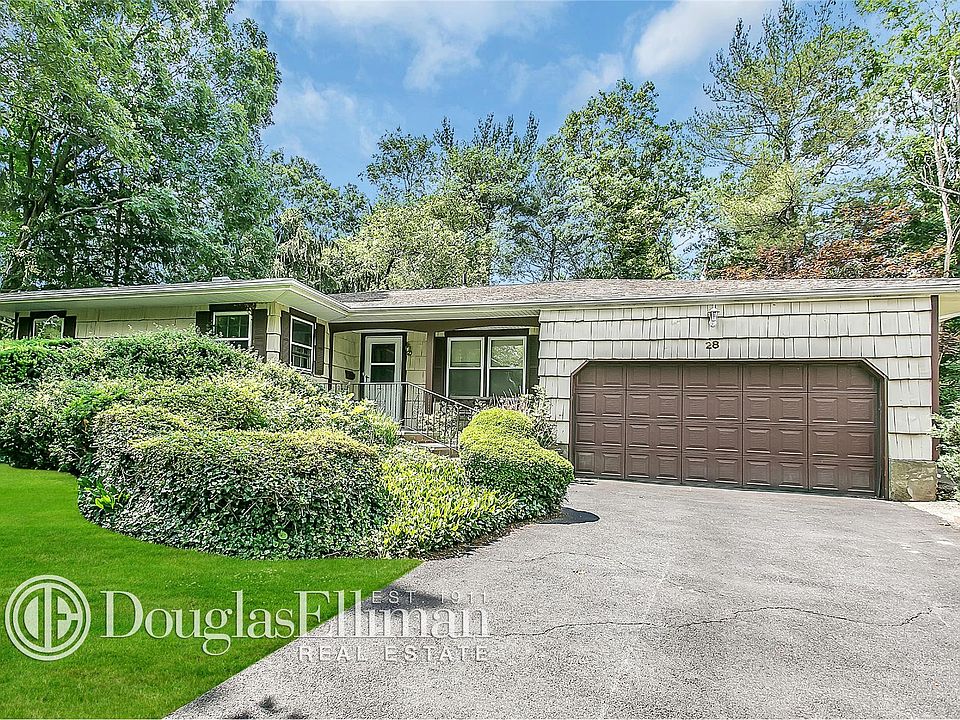 1st image of 28 Newport Dr