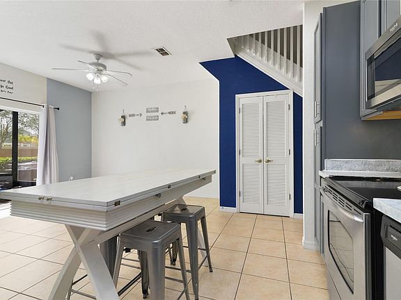 4th image of 2414 Caravelle Cir #1