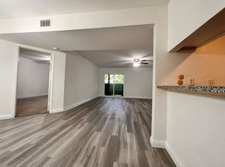 3005 Walnut Bend Ln APT 32, Houston, TX 77042
