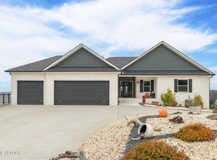 205 Waters Edge Way, Lenoir City, TN 37771