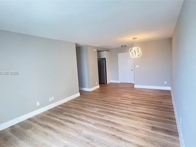 200 S Birch Rd #712 — Photo 5