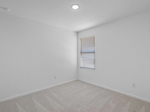 5th image of 255 Zyra Ave